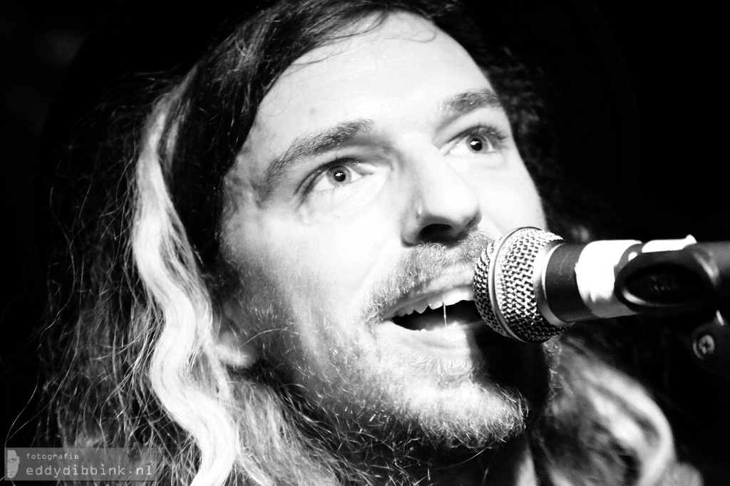 2017-11-11 Willie Darktrousers & De Splinters - De Hip (Popronde Deventer) 010
